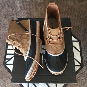 🛍NIB🛍 9.5 ~ Sorel Out N About Snow Boot